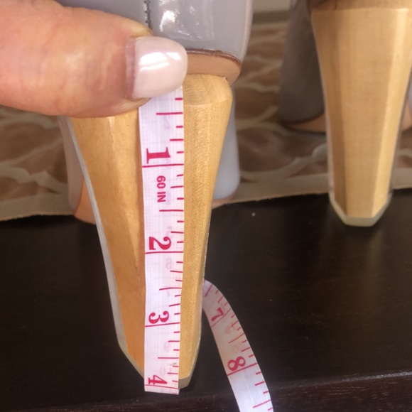 Tory Burch shoes in Excellent Condition - Picture 8 of 10